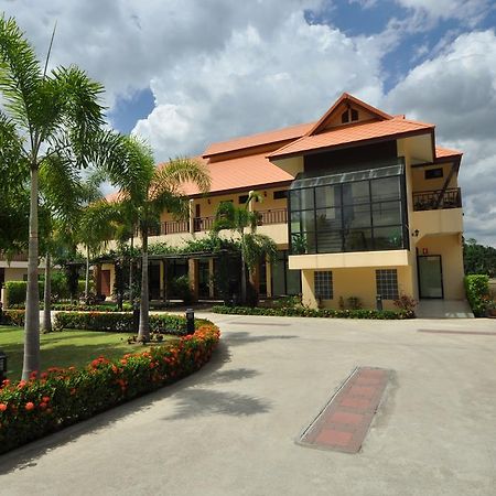 Maeklong Marina Resort Ratchaburi Bagian luar foto