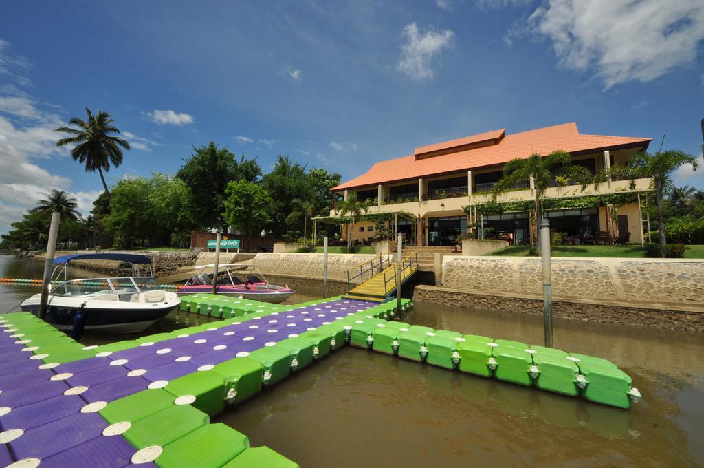 Maeklong Marina Resort Ratchaburi Bagian luar foto