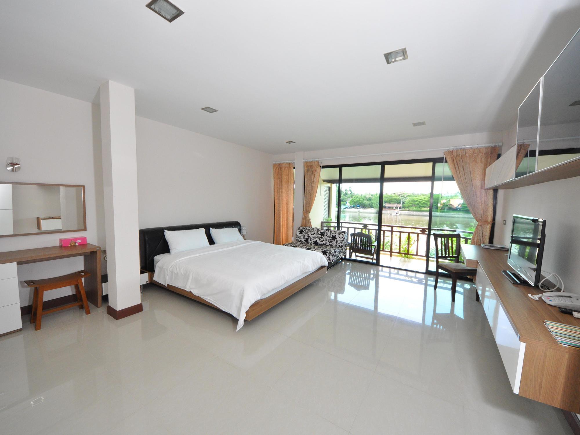 Maeklong Marina Resort Ratchaburi Bagian luar foto